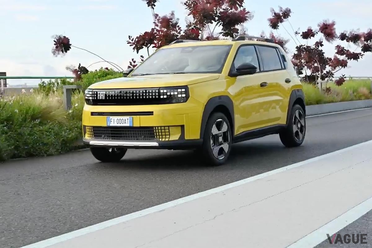 世界初公開されたフィアット新型「グランデパンダ」