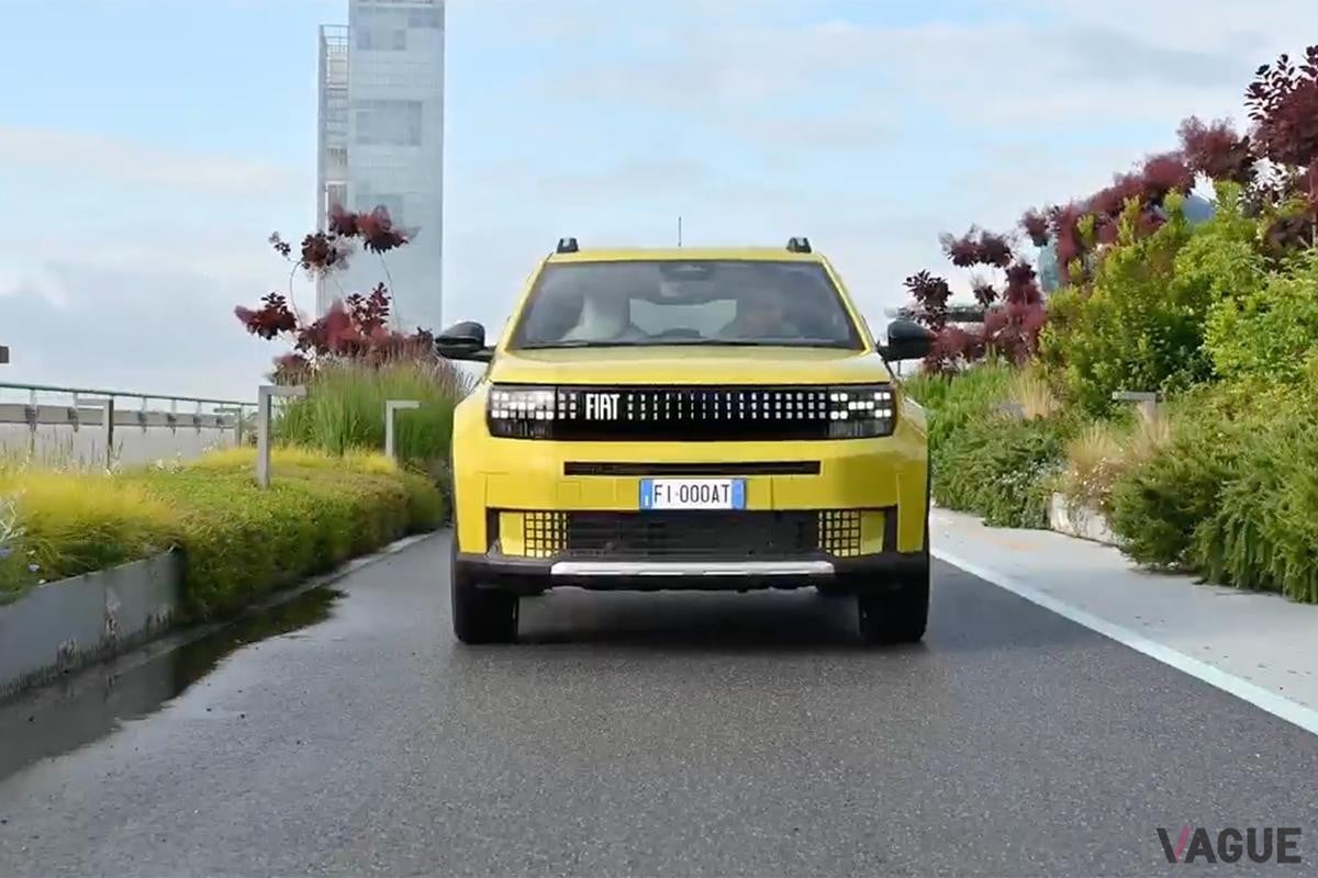 世界初公開されたフィアット新型「グランデパンダ」