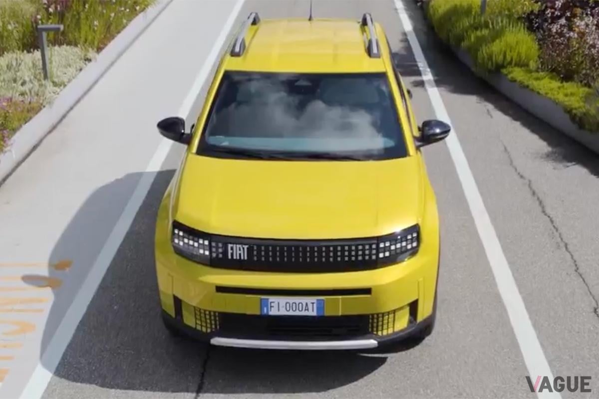 世界初公開されたフィアット新型「グランデパンダ」