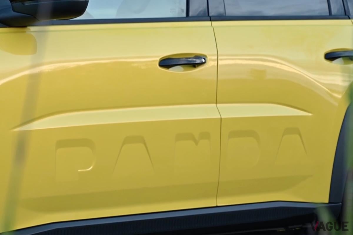 世界初公開されたフィアット新型「グランデパンダ」