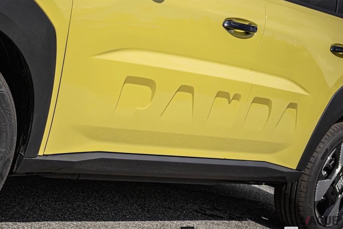 世界初公開されたフィアット新型「グランデパンダ」