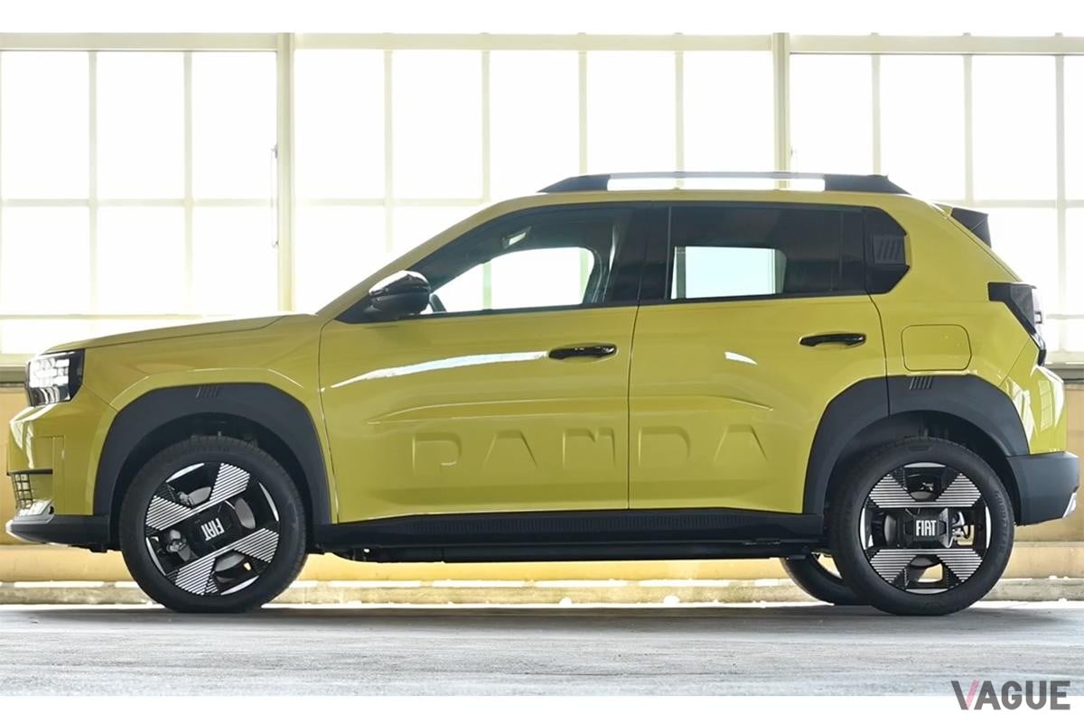 世界初公開されたフィアット新型「グランデパンダ」