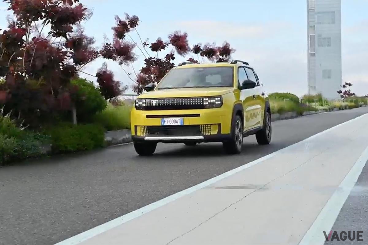 世界初公開されたフィアット新型「グランデパンダ」