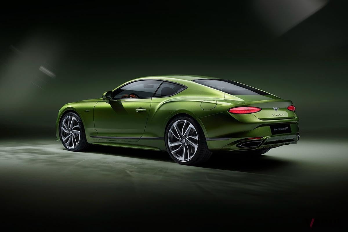 世界初公開された新型「コンチネンタルGTスピード」