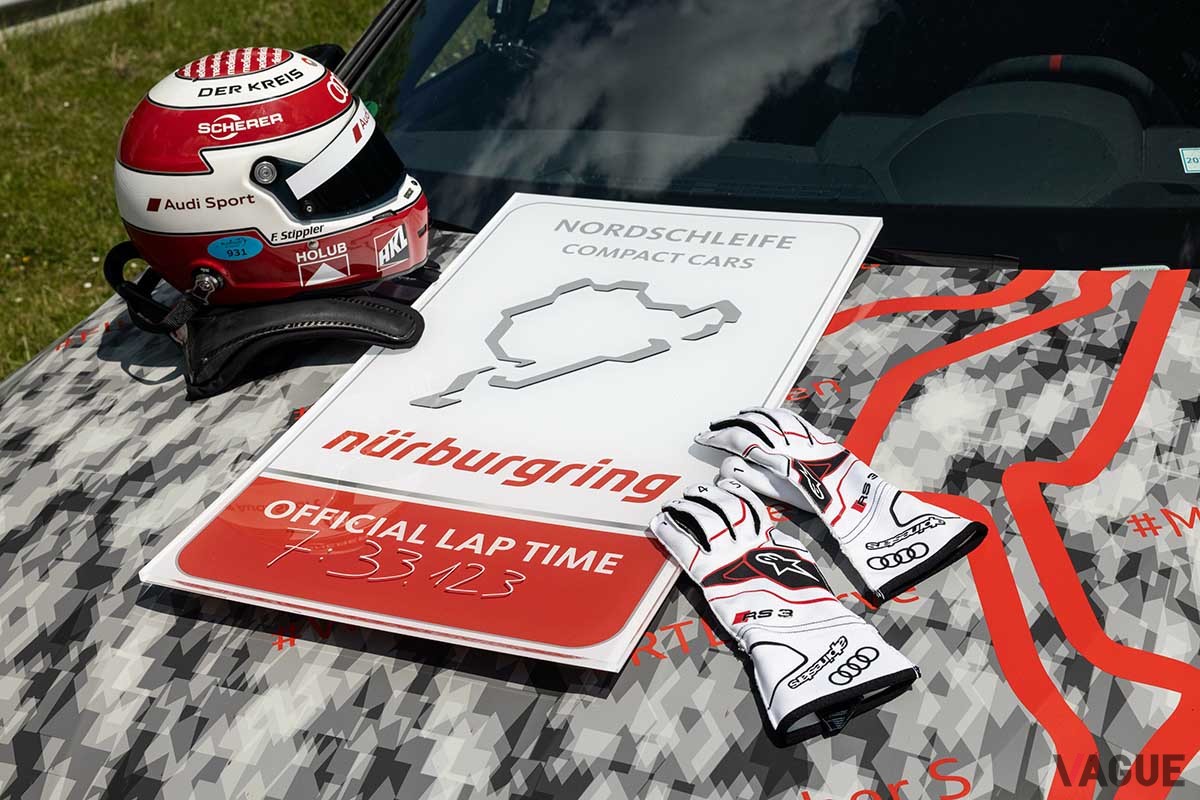 ニュルブルクリンク北コースで7分33秒123というコンパクトカークラス最速ラップを更新したアウディ改良新型「RS3セダン」（開発車両）