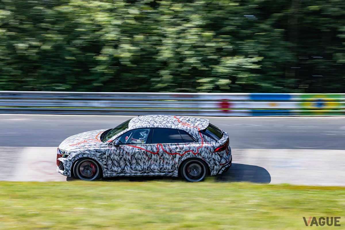 ニュルブルクリンク北コースで7分36秒698のSUV最速記録を出したアウディ「RS Q8パフォーマンス」