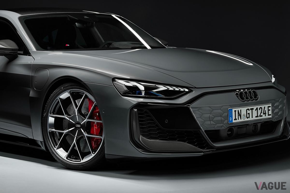 欧州でマイナーチェンジされたアウディ改良新型「eトロンGT」。写真は「RS eトロンGT」