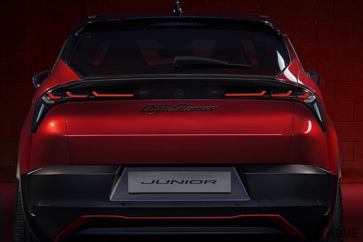 アルファ ロメオのコンパクトSUV新型「ジュニア」