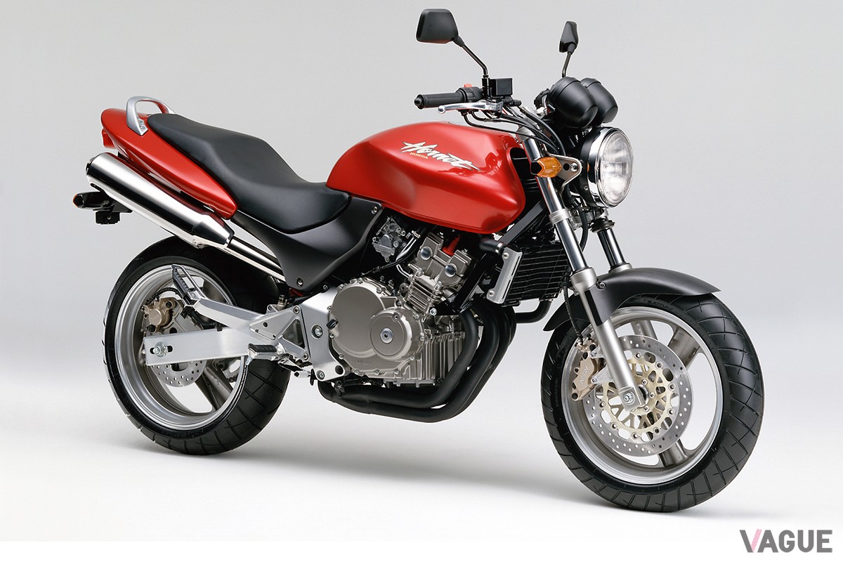1996年1月に登場したホンダ「ホーネット」。250ccエンジンを搭載した軽ニ輪だった