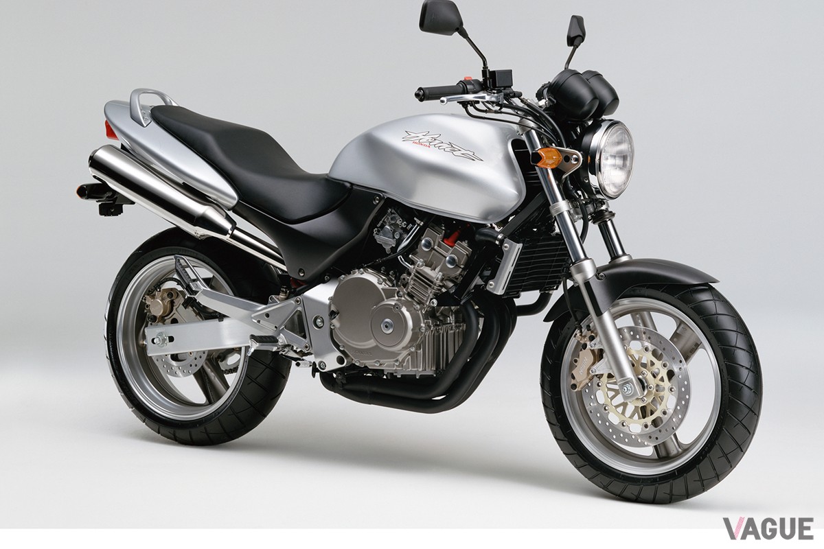 1996年1月に登場したホンダ「ホーネット」。250ccエンジンを搭載した軽ニ輪だった