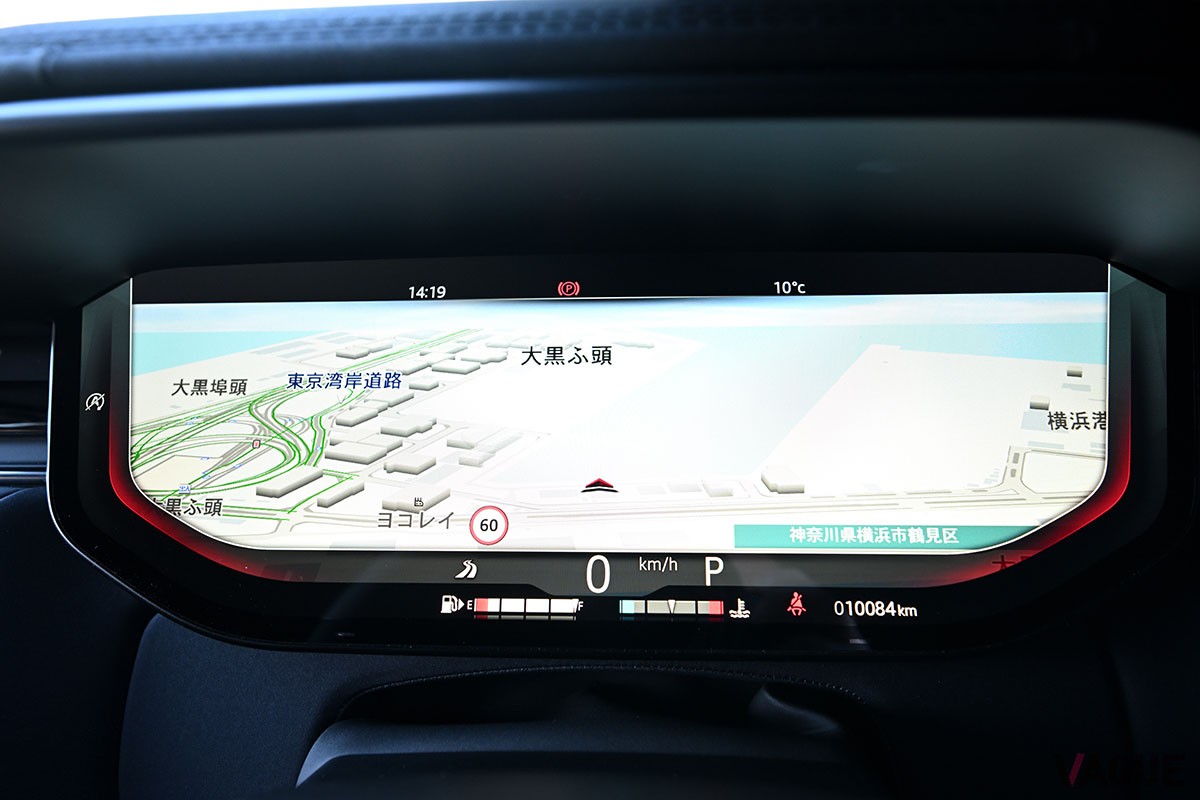 初代はパワフルながら荒々しかったが、現行型「レンジローバースポーツ」はデザインや走りが格段に洗練された