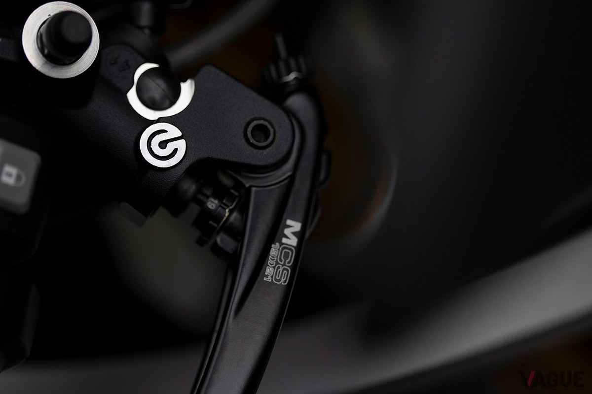 トライアンフ「スピード トリプル 1200 RR ブライトリング Limited Edition」