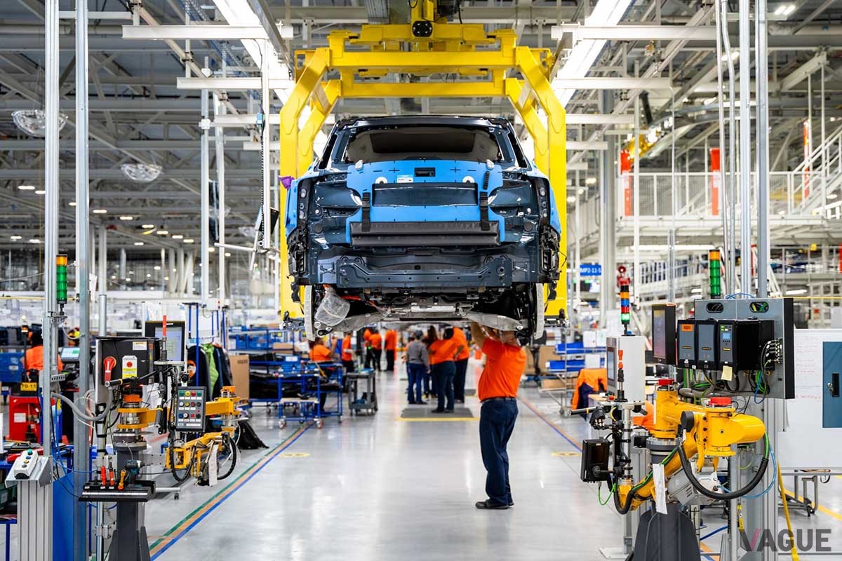 米国サウスカロライナ州チャールストン郊外にあるボルボの工場で生産が開始された新型「EX90」