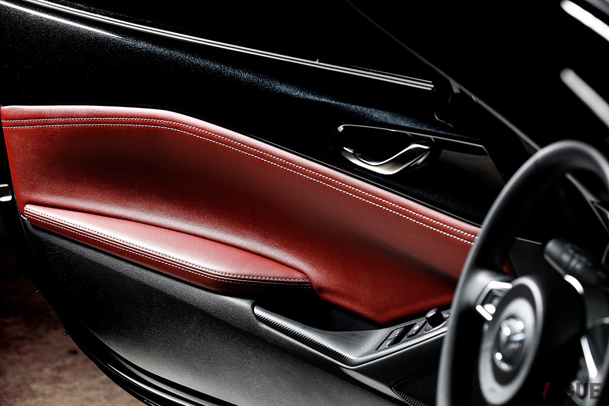 2020年に「ロードスター」のフランス仕様に設定された「MX-5 ユーノスエディション」