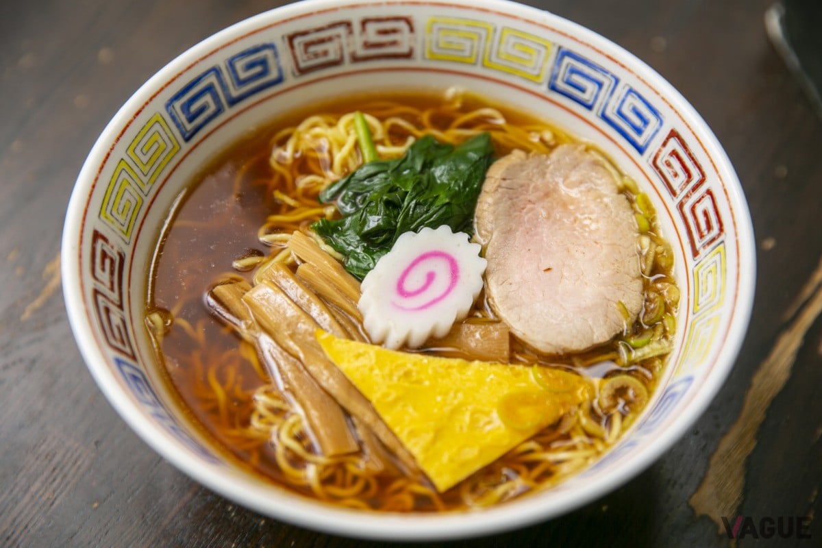 中華そば800円。大盛りは920円。ザ・支那そば、と言ってもいい王道の美味しさ