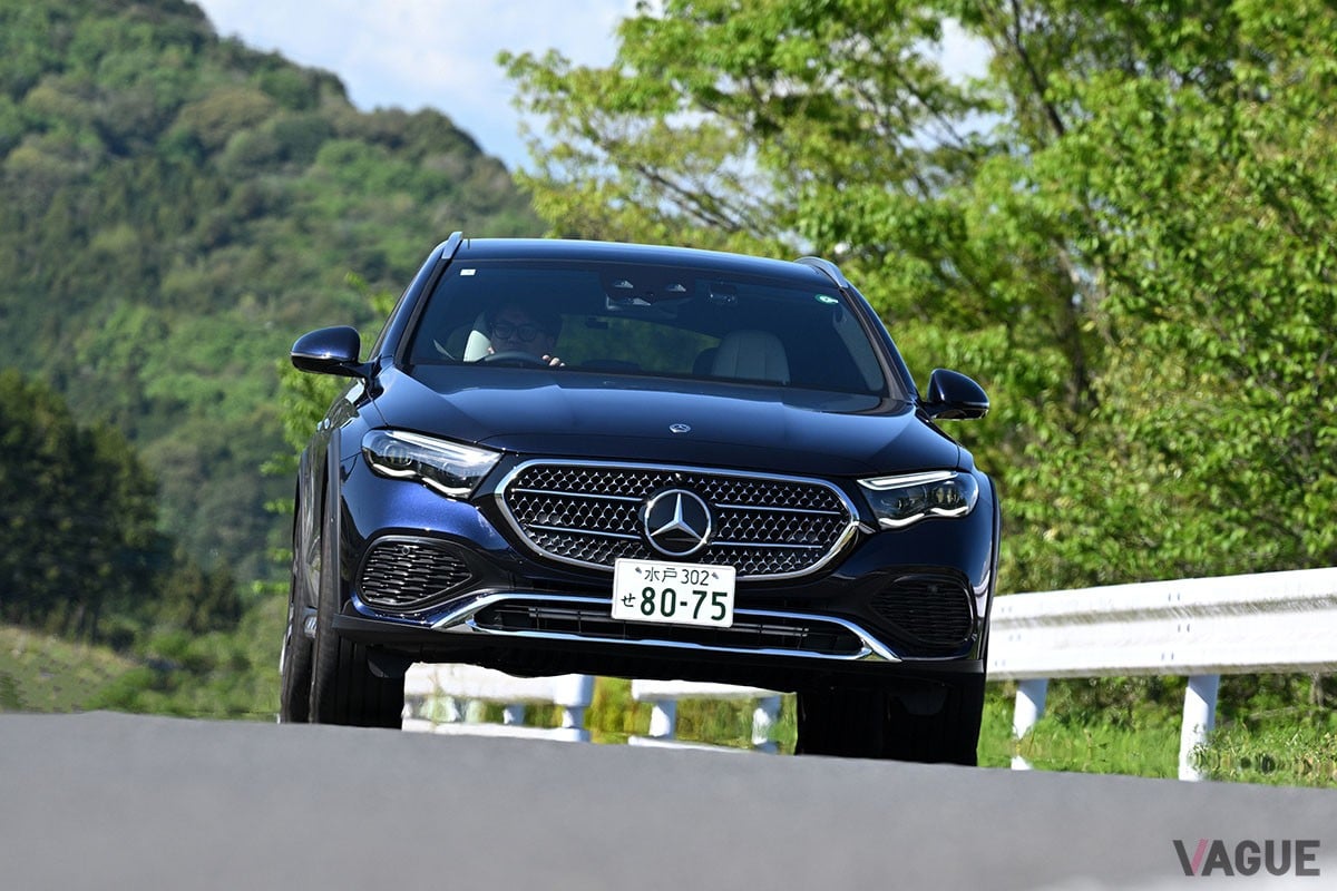 ステーションワゴンの実用性とSUVのスタイリングを併せ持つメルセデス・ベンツ「Eクラス」の新たな個性「E220d 4マチック オールテレイン」