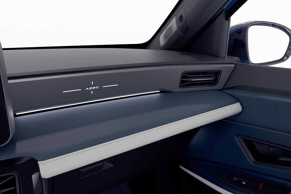 世界初公開された新型「アルピーヌA290」