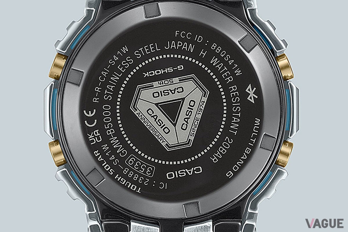 「G-SHOCK」含め全モデル共通で三角形モチーフが刻まれる。