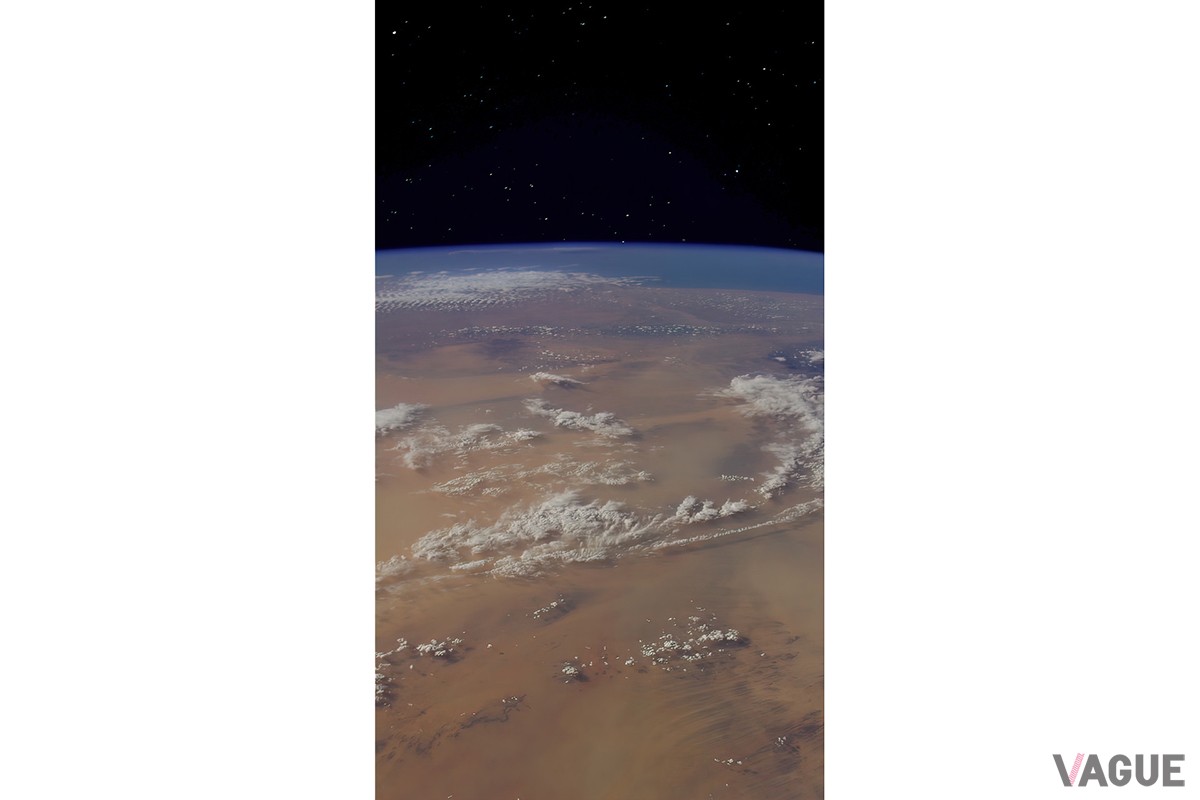 イメージソースとなる砂漠を宇宙からみた姿。繊細な濃淡が抽象化されウォッチのカラーで表現