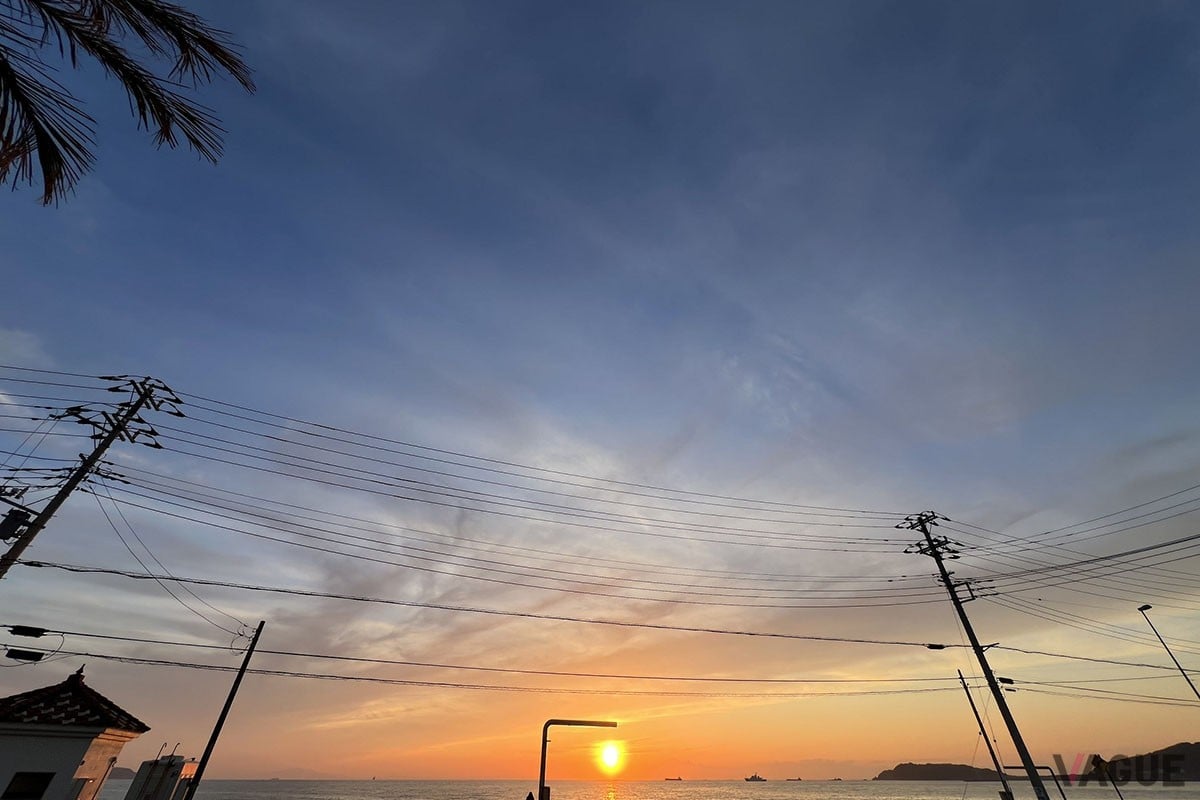 真っ赤に染まる絶景のサンセットタイムが魅力の「RVパーク OCEAN FRONT TATEYAMA」