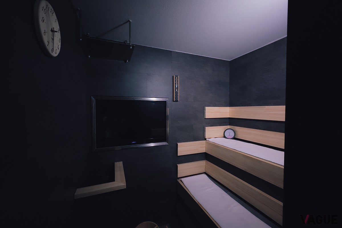 独自開発した天然溶岩のプレートを水蒸気で温める特殊な技術を使ったサウナ