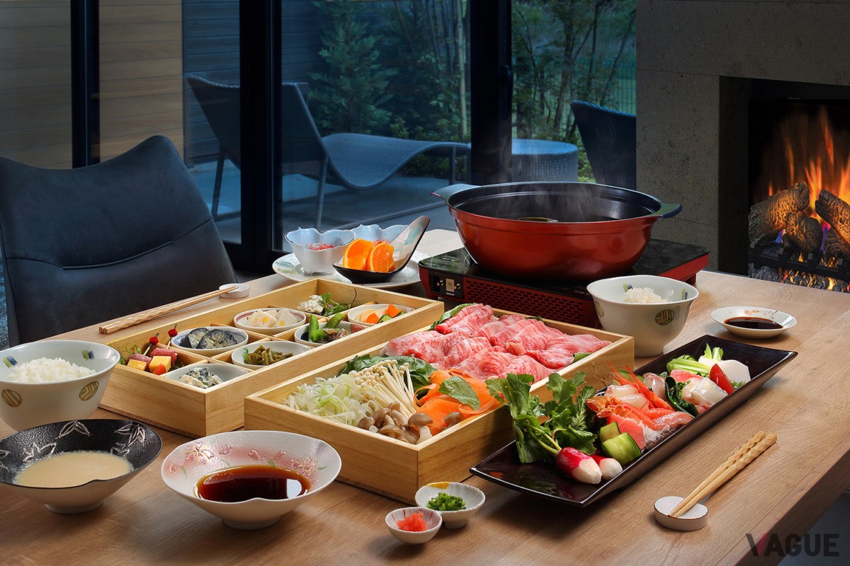 部屋の冷蔵庫内にあらかじめ用意した食材を、自分たちのタイミングで食べられる