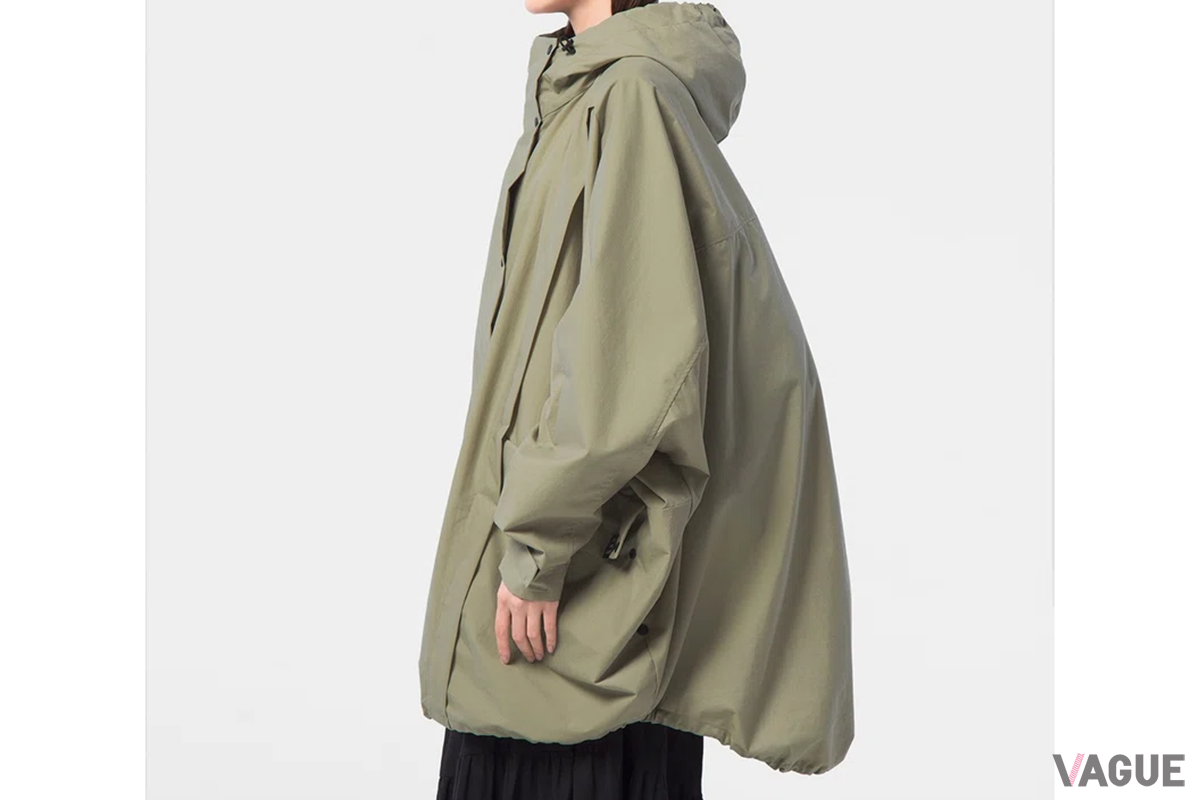 バックパックの上から着用してもきれいなシルエット