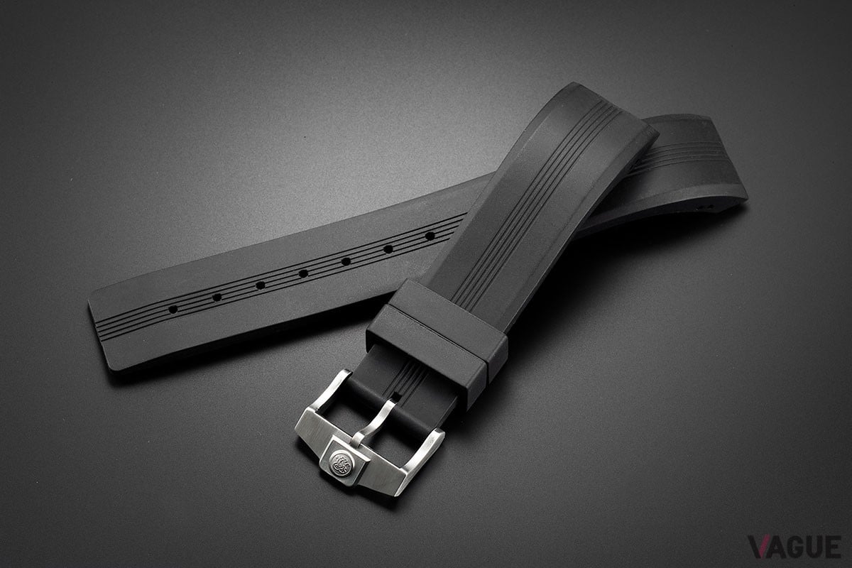 同じく先着でプレゼントとなる交換用のラバーベルト