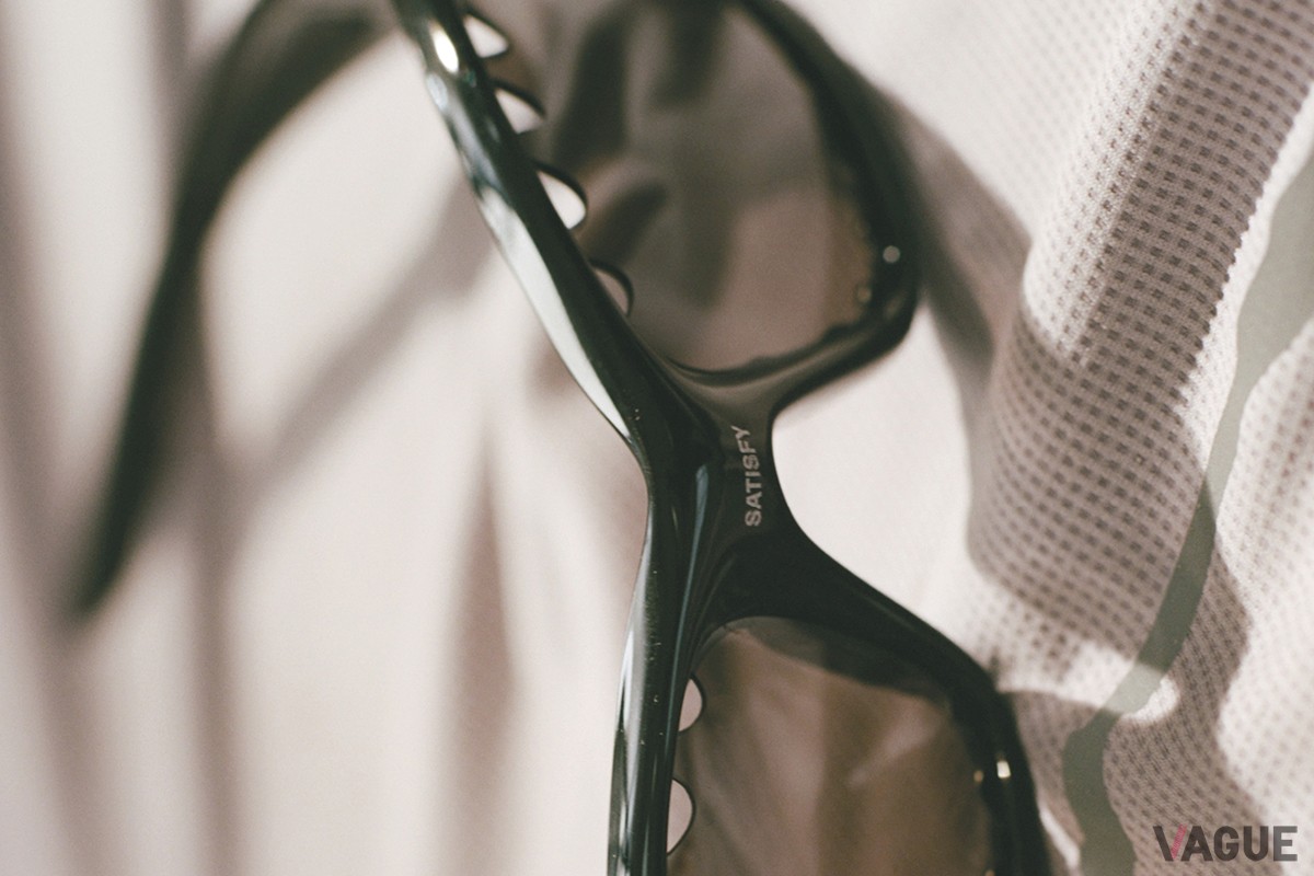 Straight Jacket Satisfy Black