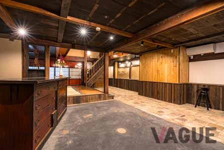 フロント棟の「清水家」は、元々は佐渡の伝統工芸品である“無名異焼”の窯元