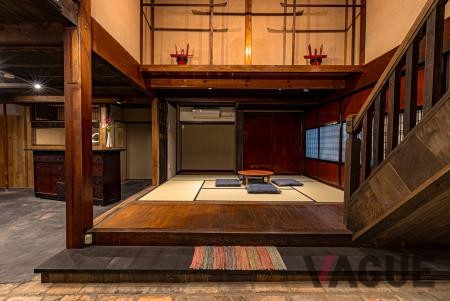 建物で実際に焼いていた「レンガ」を通り土間に使っている