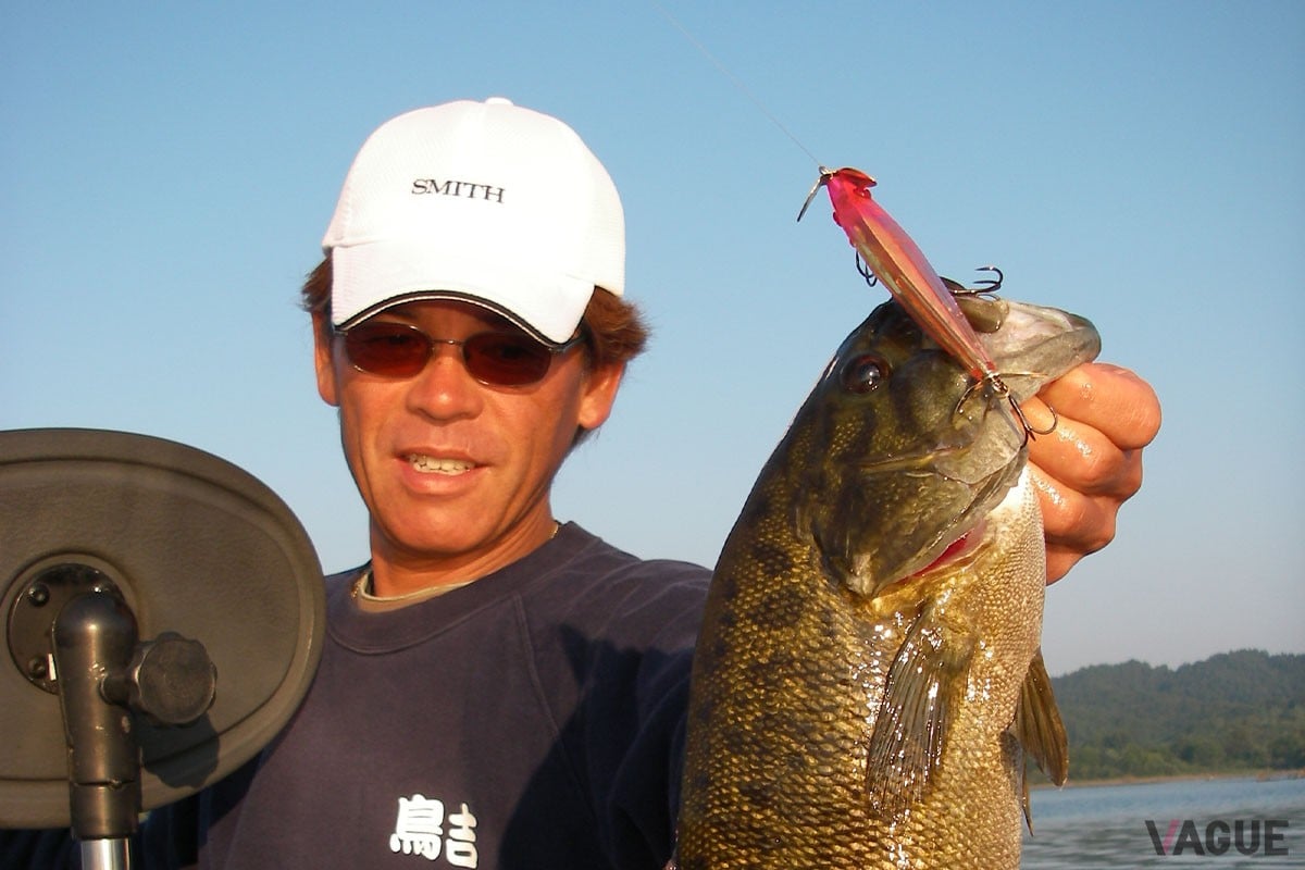 スミスのAR-Sを考案した本山博之氏。「スピナーをはじめ、スイッシャーのプロペラなど、とにかく回転する金属部品にこだわっていました」（スミス・谷中さん）