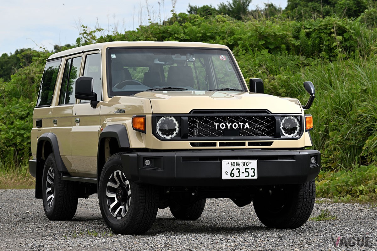 大幅にモダナイズされたものの、イマドキのクルマとは明確に感覚が異なるトヨタ新型「ランドクルーザー70」
