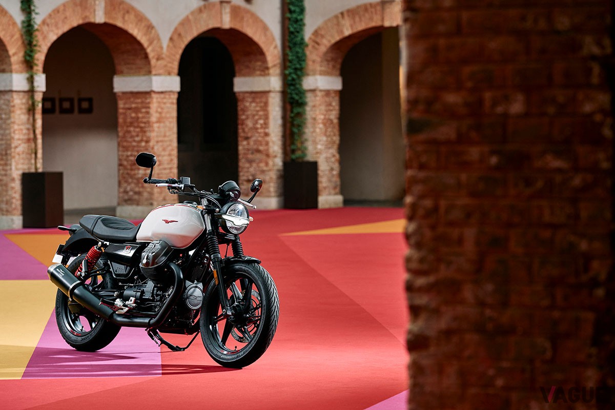 イタリア最古のモーターサイクルブランドであるモト・グッツィ発、ベストセラー「V7 ストーン」ベースの特別仕様車「V7 ストーン テン」