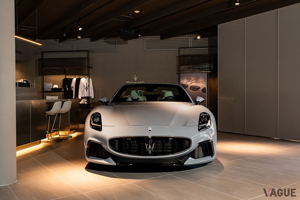 日本初公開を果たしたマセラティの美しい4シーターオープン新型「グランカブリオ」