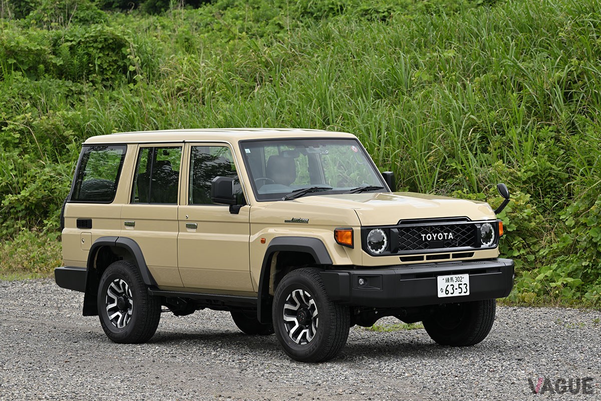 大幅にモダナイズされたものの、イマドキのクルマとは明確に感覚が異なるトヨタ新型「ランドクルーザー70」