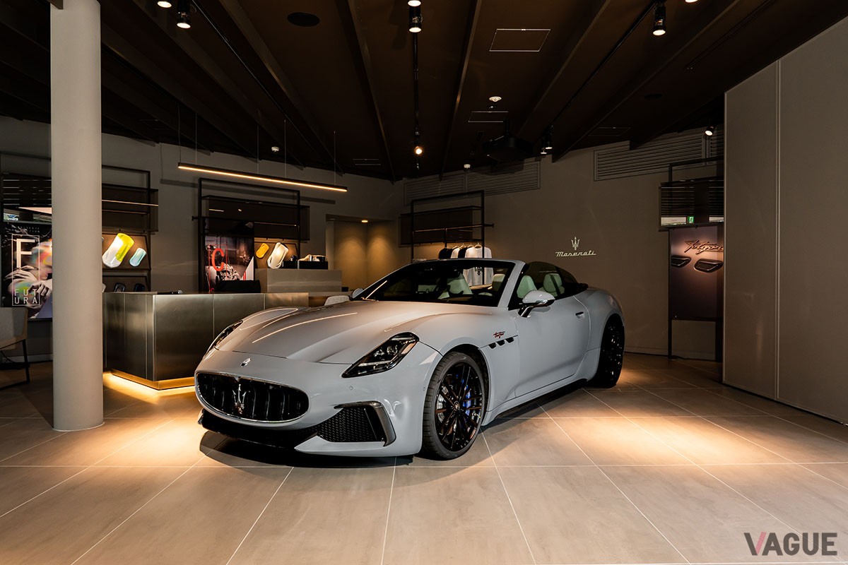 日本初公開を果たしたマセラティの美しい4シーターオープン新型「グランカブリオ」