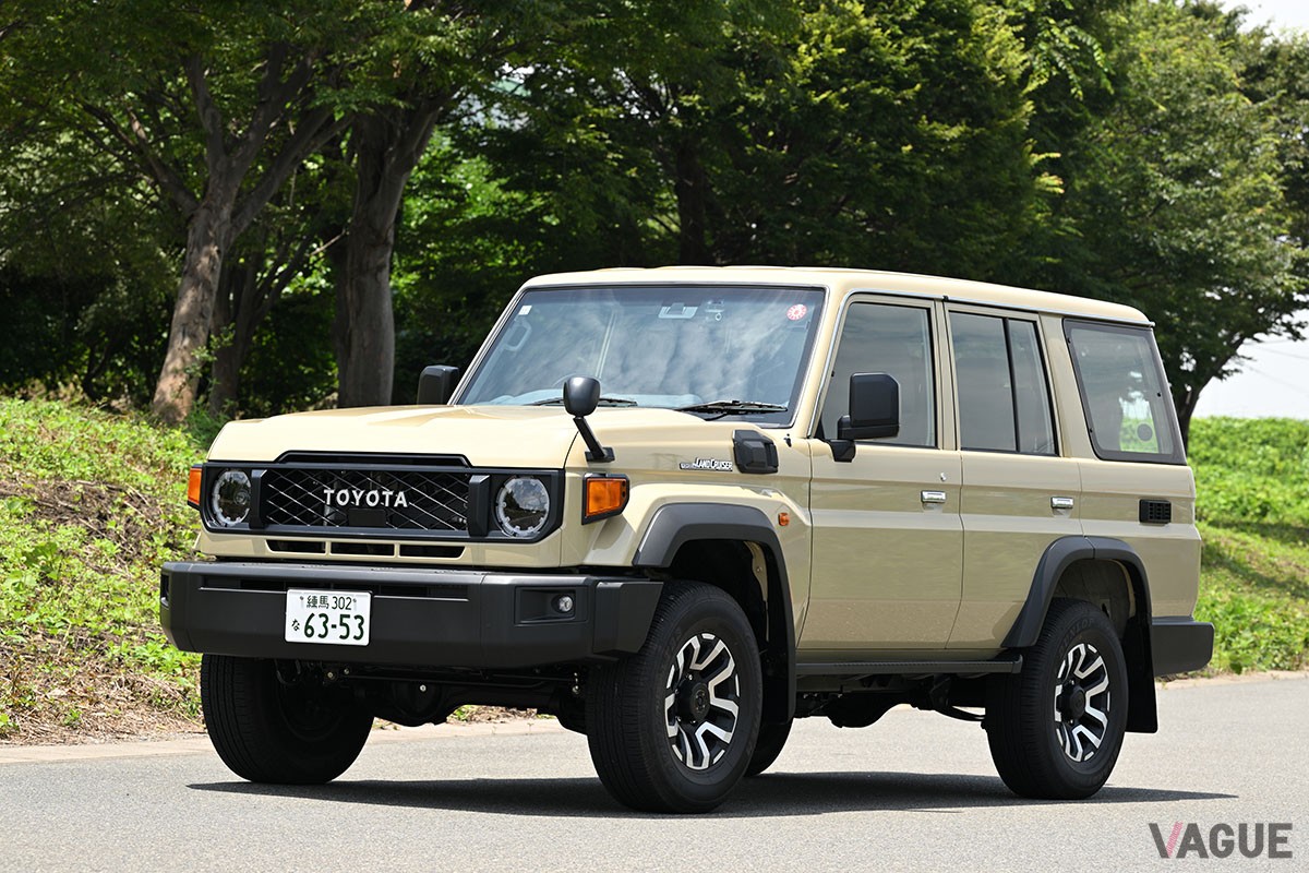 大幅にモダナイズされたものの、イマドキのクルマとは明確に感覚が異なるトヨタ新型「ランドクルーザー70」