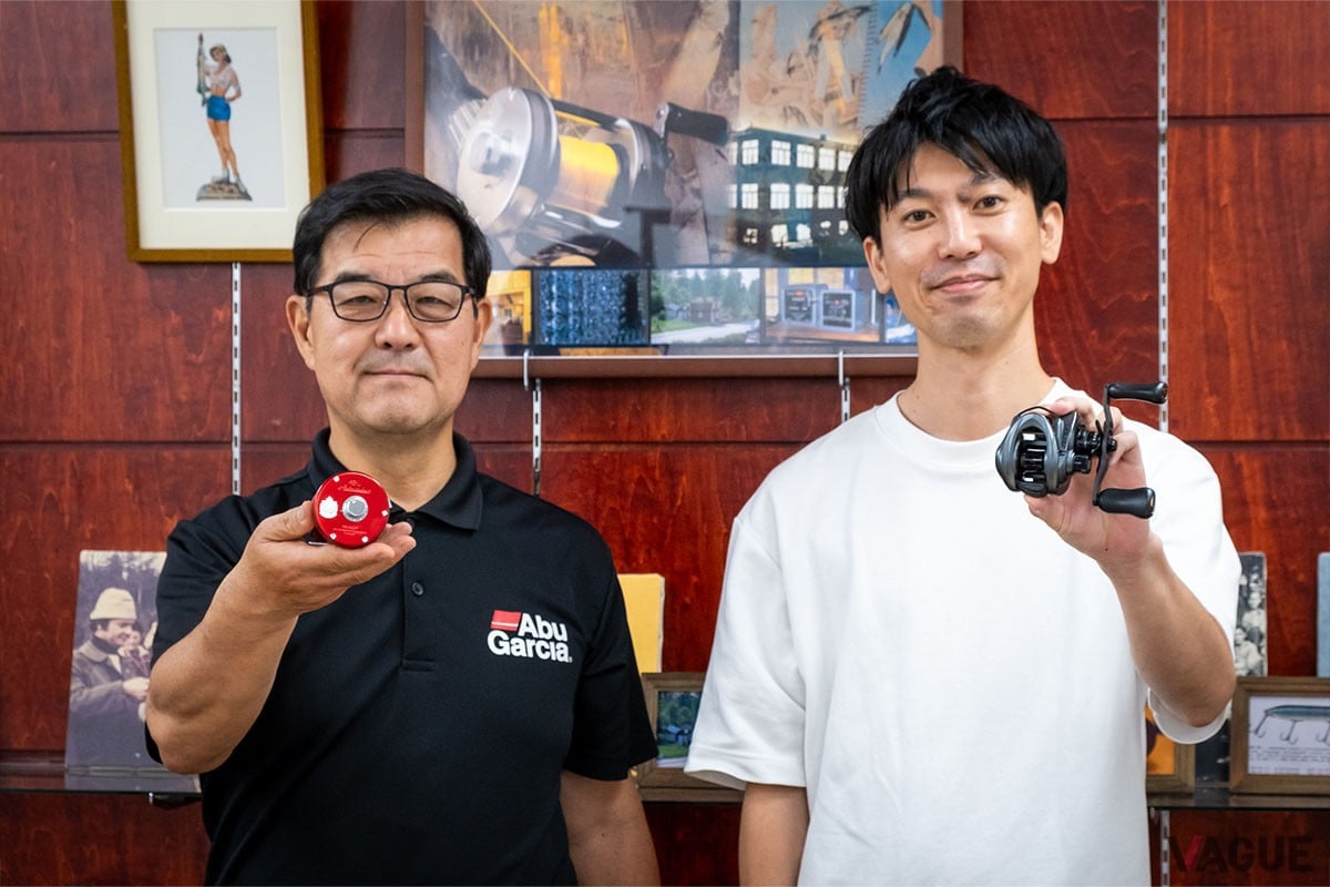 ピュア・フィッシング・ジャパンのマーケティング本部の立原資朗さんとブランドマネージャーの石川智章さんに、一世紀を超えるABUのモノづくりについて話を聞きました
