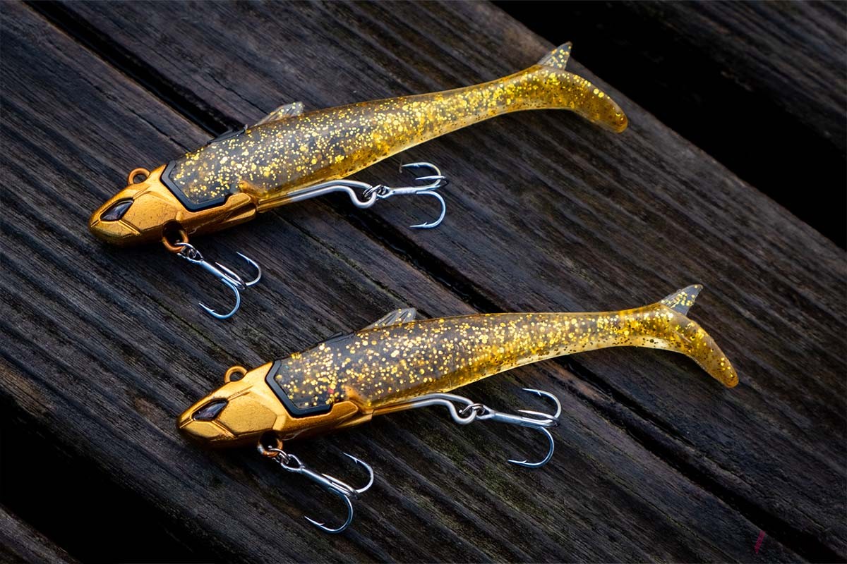 ウエイトは16グラムと21グラムの2種類展開。ヘッドの大きさを単純に拡大したのではなくそれぞれの専用設計ですが、ワームのサイズは共通なので相互に付け替えが可能です