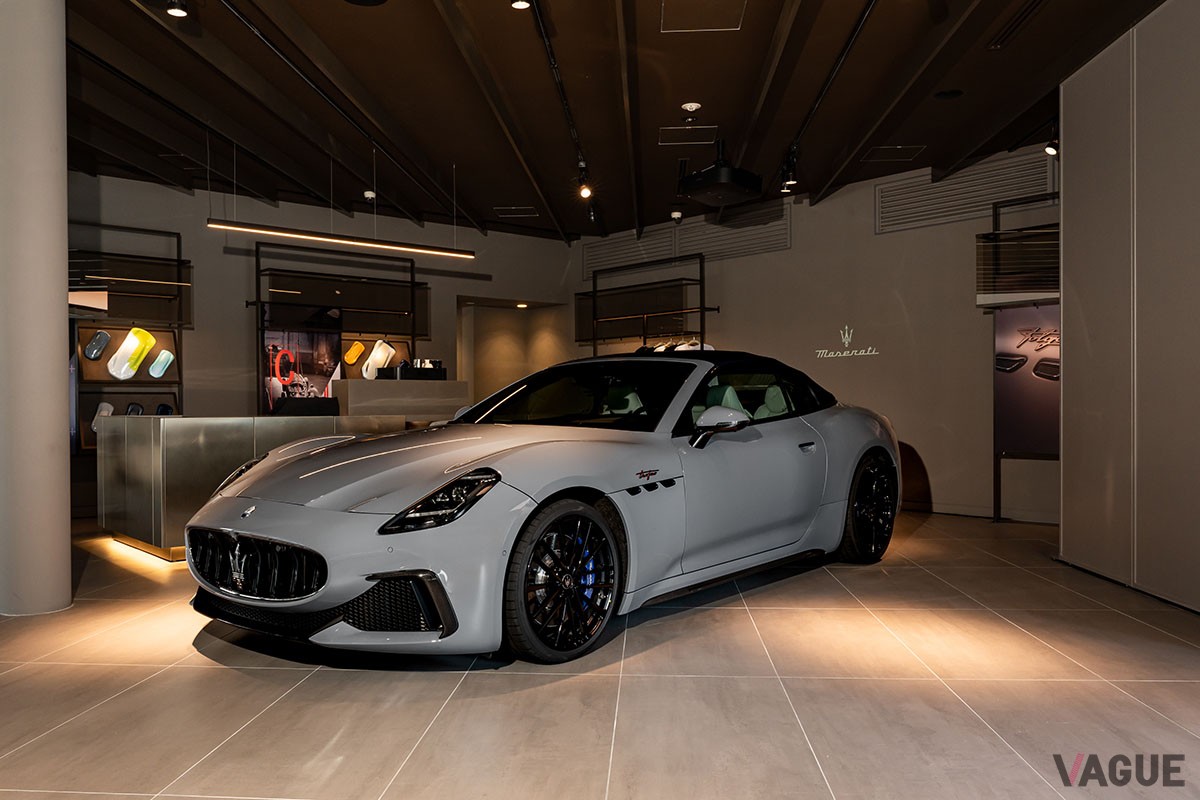 日本初公開を果たしたマセラティの美しい4シーターオープン新型「グランカブリオ」