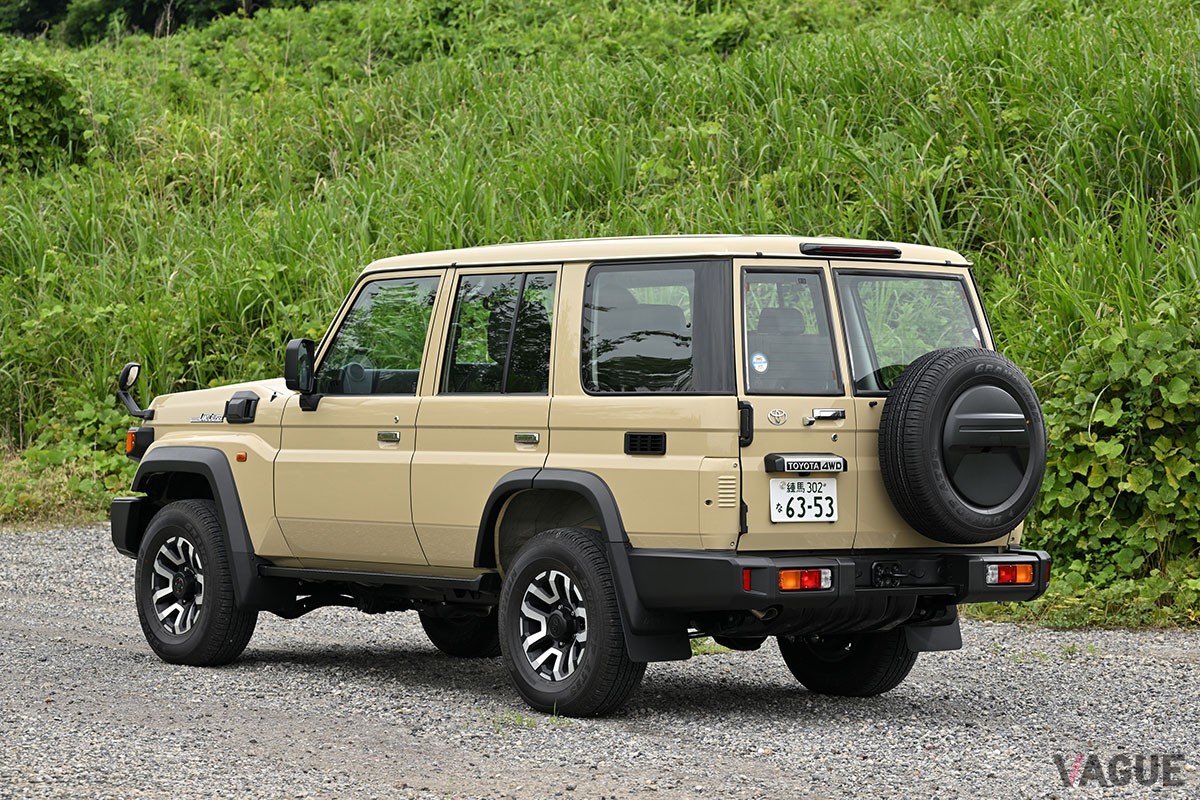 大幅にモダナイズされたものの、イマドキのクルマとは明確に感覚が異なるトヨタ新型「ランドクルーザー70」