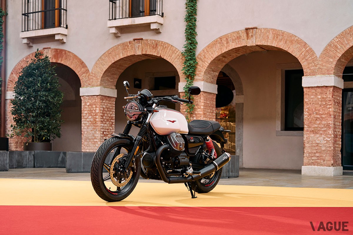 イタリア最古のモーターサイクルブランドであるモト・グッツィ発、ベストセラー「V7 ストーン」ベースの特別仕様車「V7 ストーン テン」