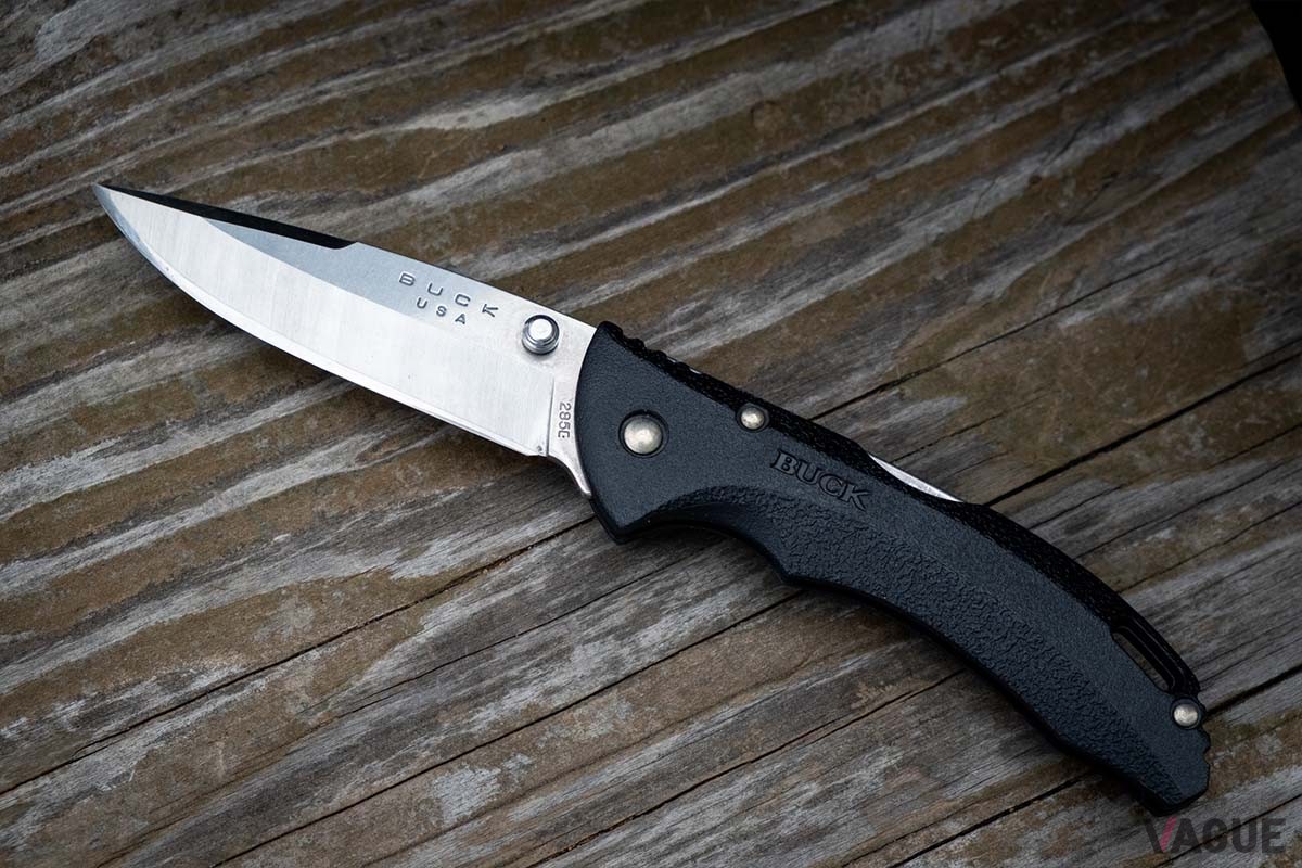 シアトルにあるアウトドアの生協のREIで購入したフォールダーの「BUCK KNIVESバンタム」。20USDほどでしたが、しっかりした丁寧な作りがアメリカの老舗ブランドらしさを感じさせます（国内参考価格5000円）