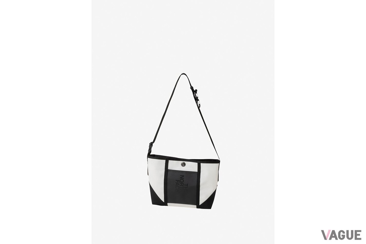 「BCサコッシュ」（ホワイトデューン）