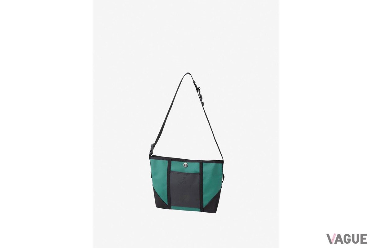 「BCサコッシュ」（TNFグリーン）