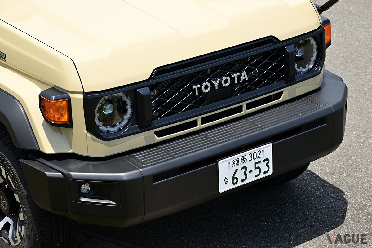 大幅にモダナイズされたものの、イマドキのクルマとは明確に感覚が異なるトヨタ新型「ランドクルーザー70」