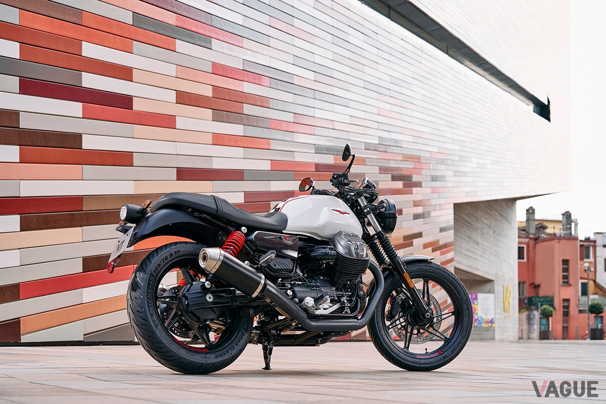 イタリア最古のモーターサイクルブランドであるモト・グッツィ発、ベストセラー「V7 ストーン」ベースの特別仕様車「V7 ストーン テン」