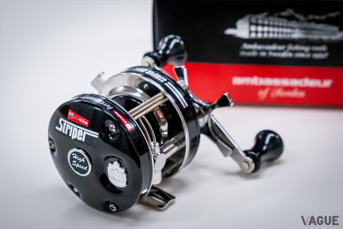 「Ambassadeur 4501 Striper Black」（7万1500円、消費税込み）は、大型魚のストライパーを狙うための大型スタードラグを装備した1970年代の伝説的な丸型モデルを、最先端の技術で復刻した2024年の限定モデル