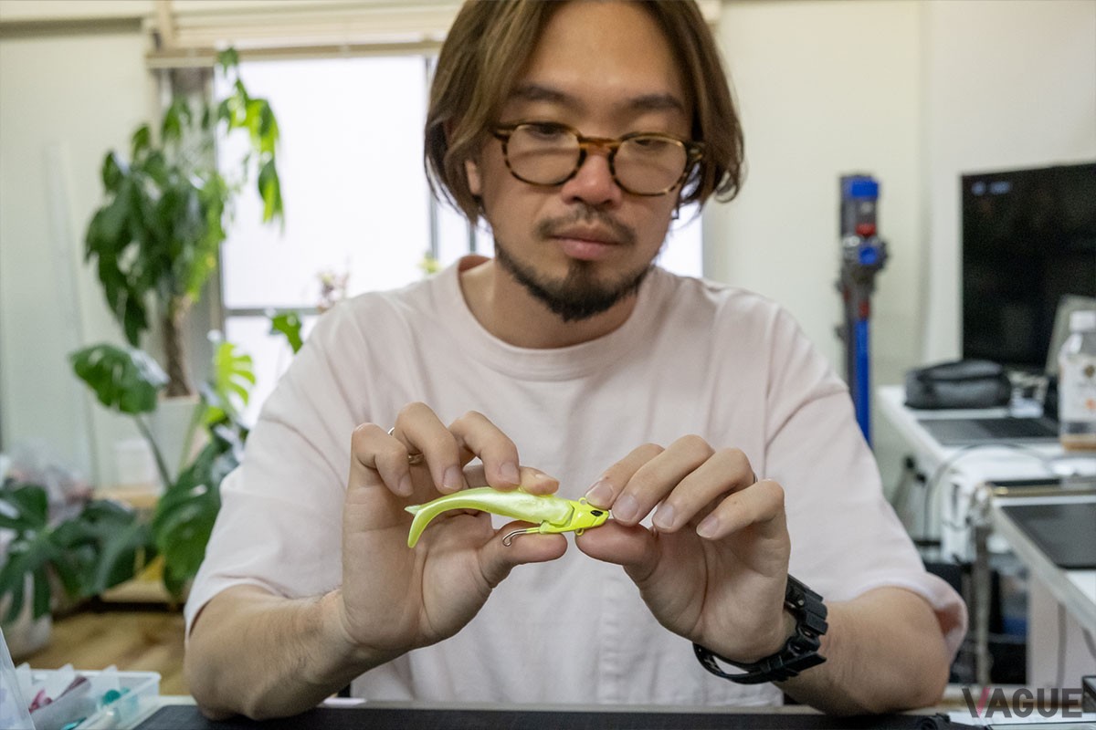 量産化直前には、最終サンプルの着脱を繰り返し「これで良いのだろうか？」と、数時間自問自答したという星野さん。「あれは完全にフローに入っていましたね」（君塚さん）